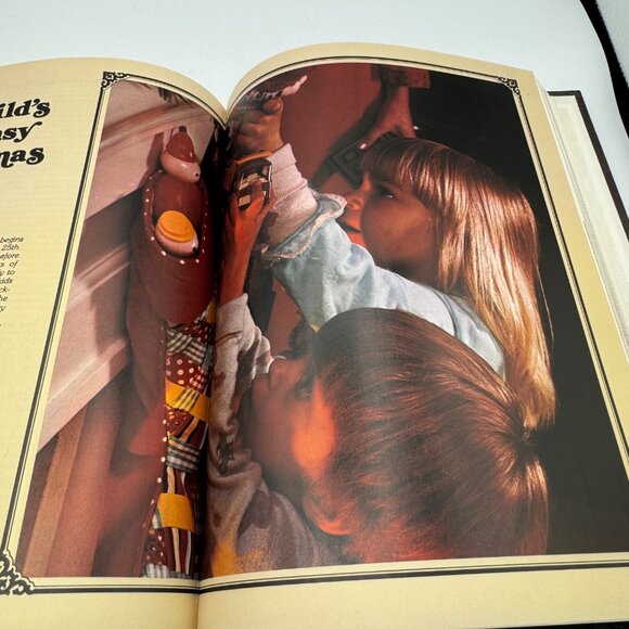 Better Homes & Gardens Treasury Of Christmas Crafts & Foods Hardcover 1981 - Picture 7 of 9